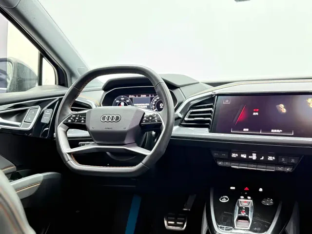 Audi Q4 e-tron — Фото автомобиля 14