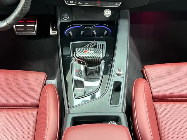Audi A4L — Фото автомобиля 23