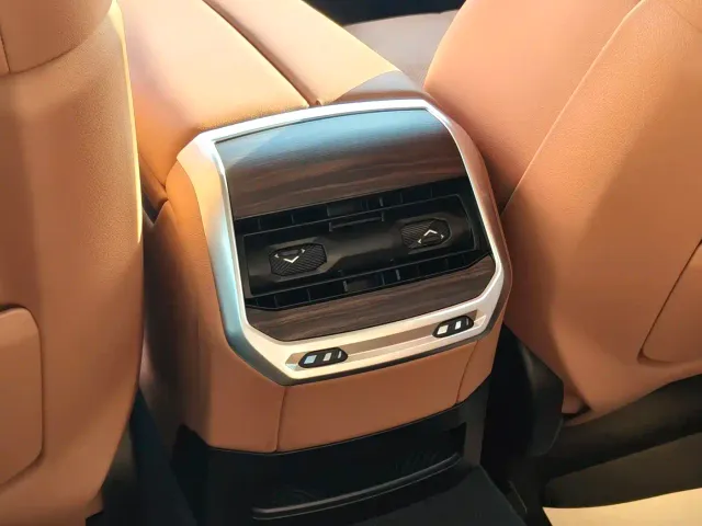 BMW 7 Series — Фото автомобиля 14