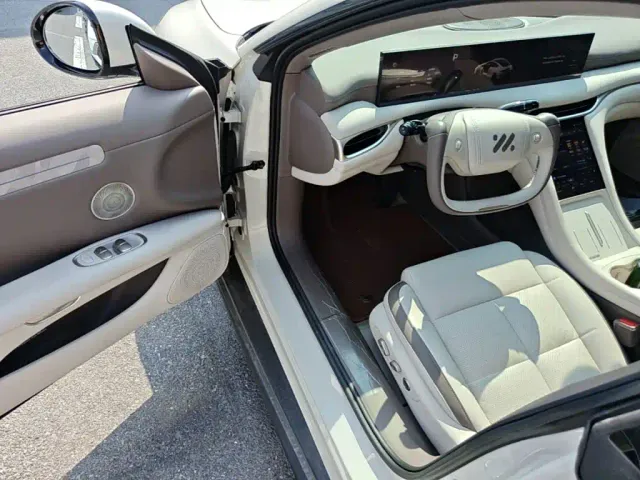 IM Motors L6 — Фото автомобиля 15