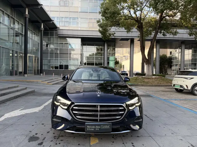 Mercedes-Benz E-Class — Фото автомобиля 2