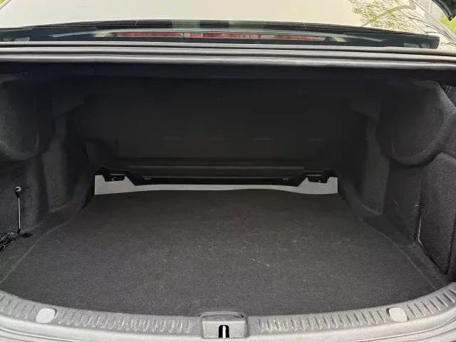 Mercedes-Benz E-Class — Фото автомобиля 27