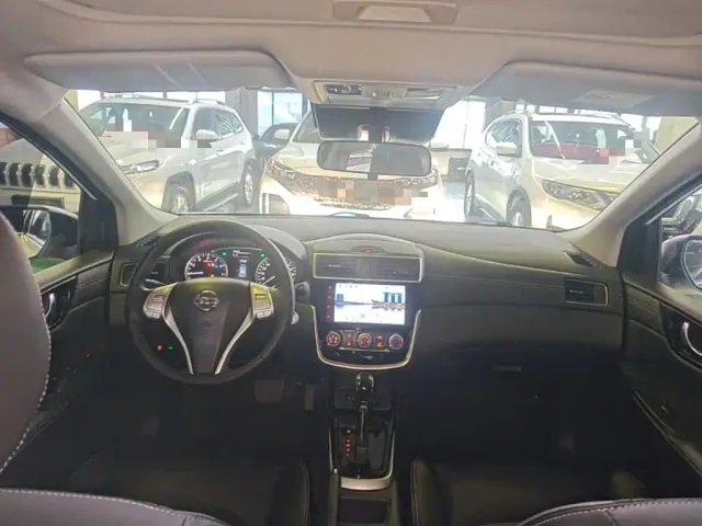 Nissan Tiida — Фото автомобиля 9