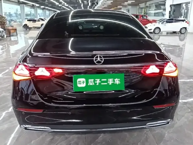 Mercedes-Benz E-Class — Фото автомобиля 5