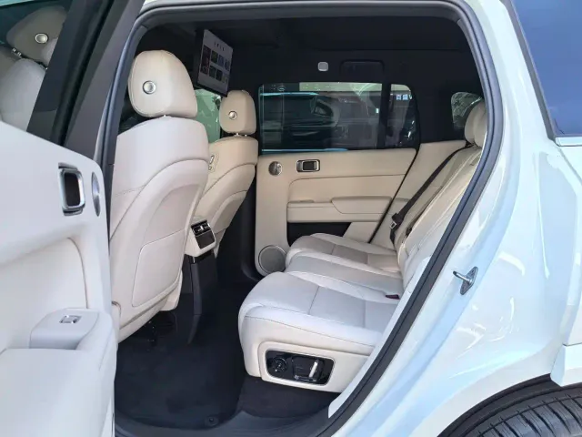 Li Auto L7 — Фото автомобиля 6