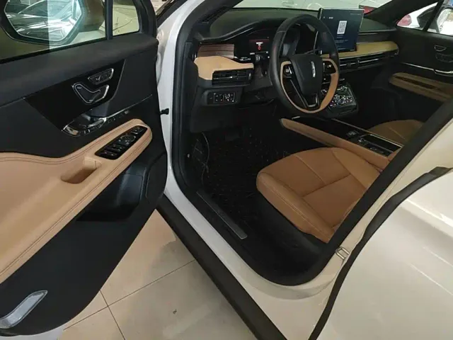 Lincoln Corsair — Фото автомобиля 15
