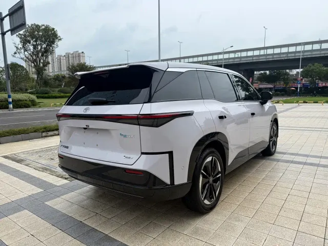 Toyota BoZhi 3X — Фото автомобиля 15