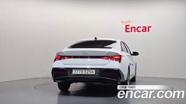 Hyundai Avante — Фото автомобиля 4