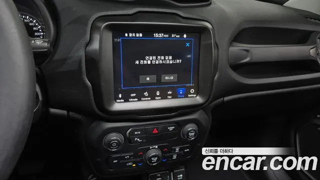 Jeep Renegade — Фото автомобиля 28