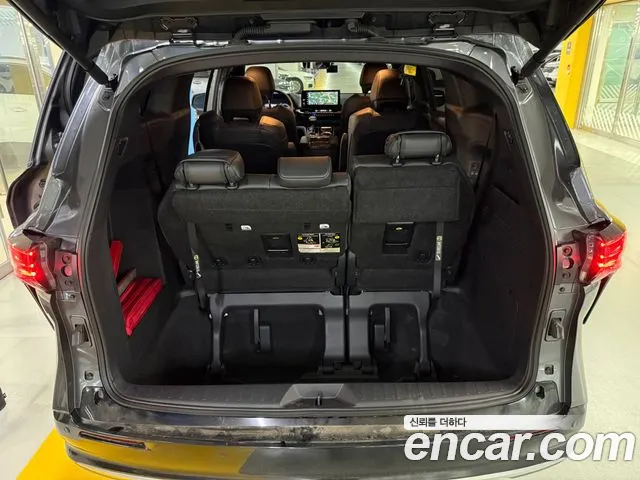 Toyota Sienna — Фото автомобиля 20