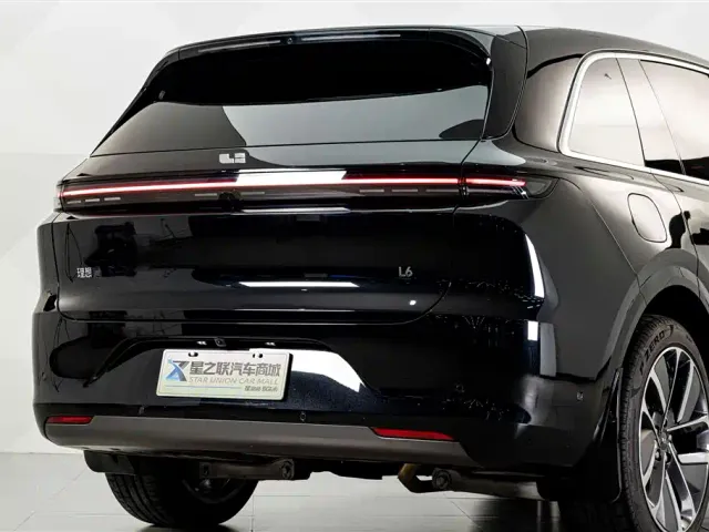 Li Auto L6 — Фото автомобиля 7