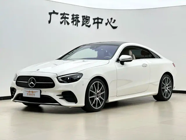 Фотография автомобиля — Mercedes-Benz E-Class