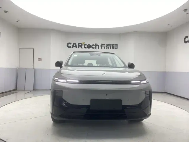 Leapmotor B10 — Фото автомобиля 3