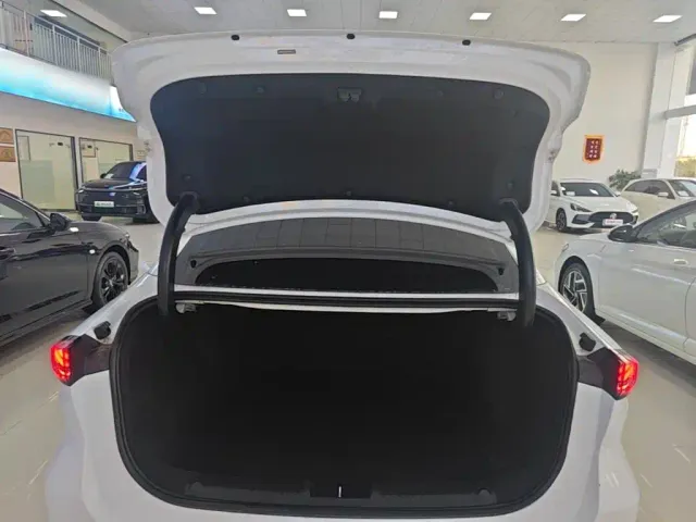 Geely Galaxy L6 — Фото автомобиля 18