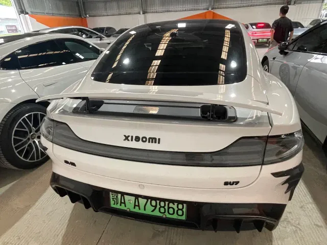 Xiaomi SU7 — Фото автомобиля 8