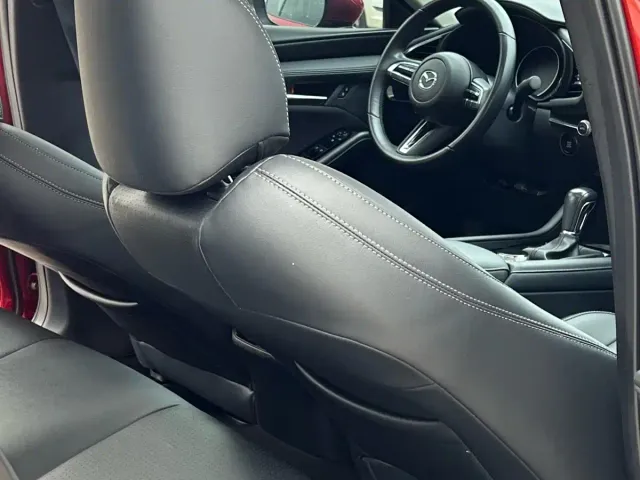 Mazda Axela — Фото автомобиля 8