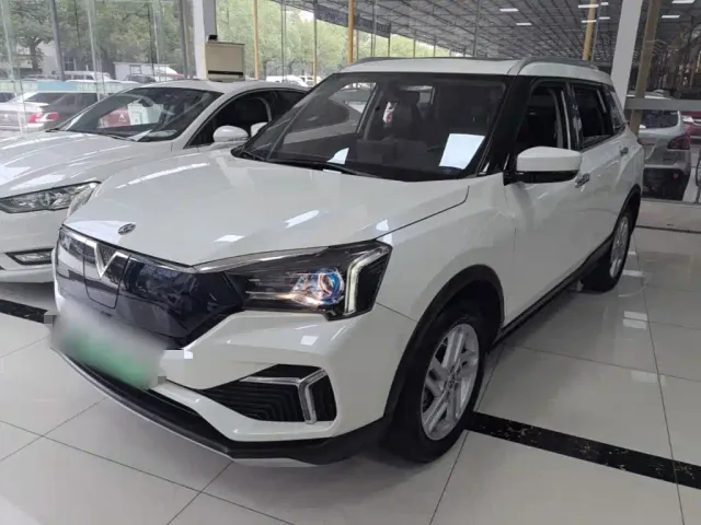 Фотография автомобиля — Venucia T60EV