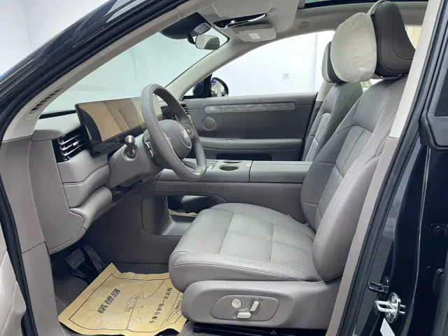 IM Motors LS6 — Фото автомобиля 11