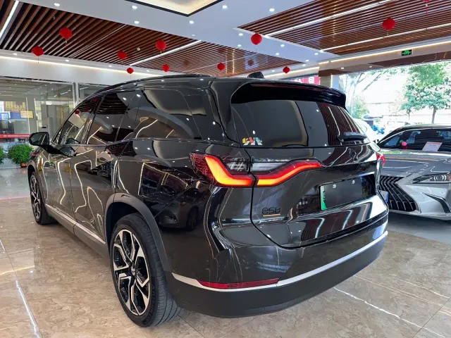 Nio ES8 — Фото автомобиля 6
