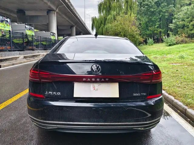 Volkswagen Passat — Фото автомобиля 4