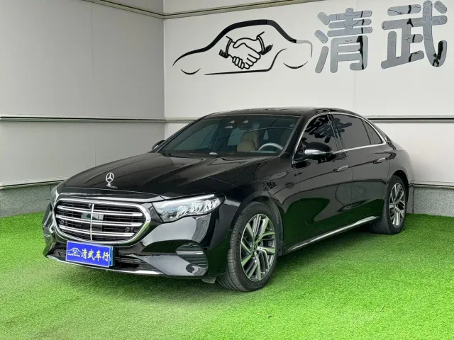 Фотография автомобиля — Mercedes-Benz E-Class
