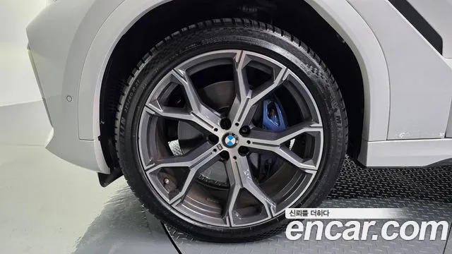 BMW X6 xDrive40i M Sport — Фото автомобиля 4
