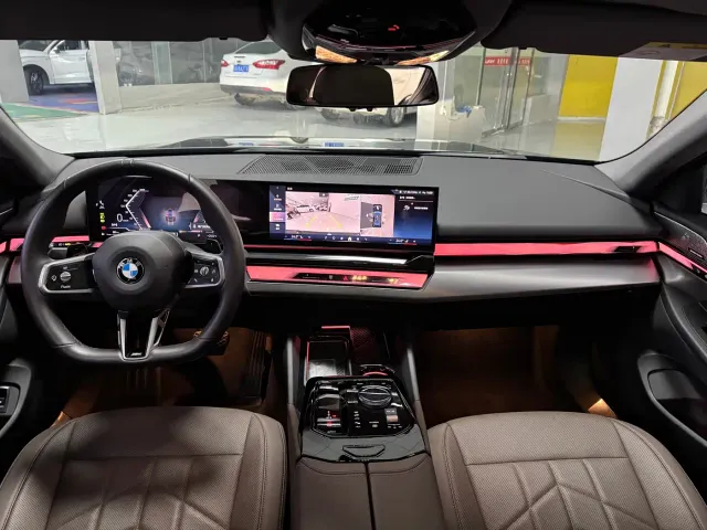 BMW 5 Series — Фото автомобиля 5