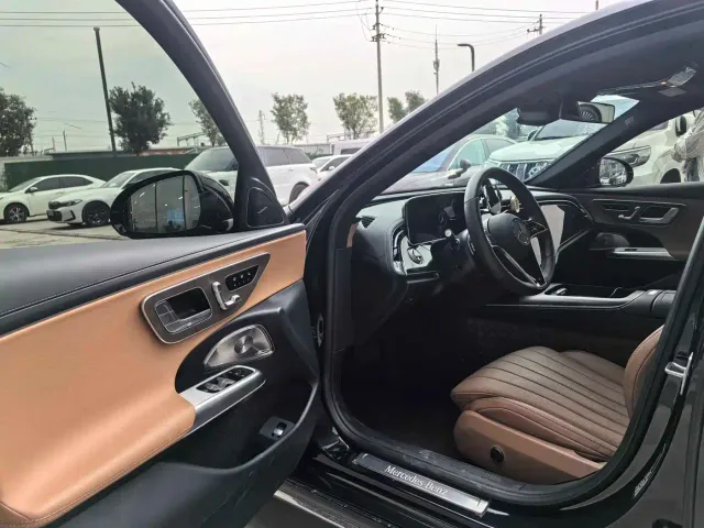 Mercedes-Benz E-Class — Фото автомобиля 5