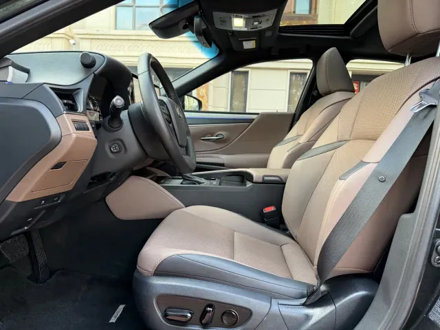 Lexus ES — Фото автомобиля 4
