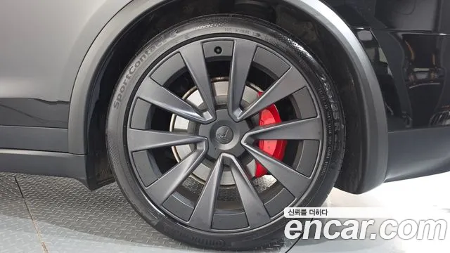 Tesla Model X — Фото автомобиля 21