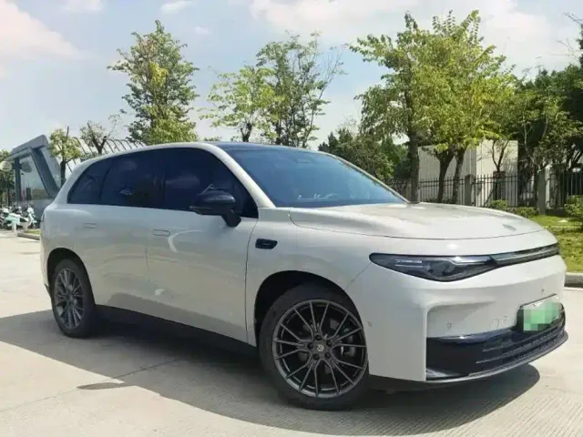 Leapmotor C10 — Фото автомобиля 3