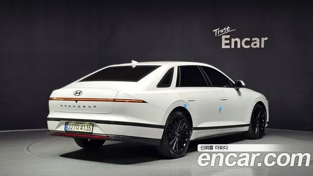 Hyundai Grandeur — Фото автомобиля 2
