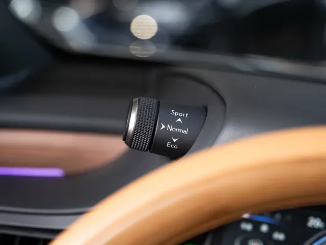 Lexus ES — Фото автомобиля 23