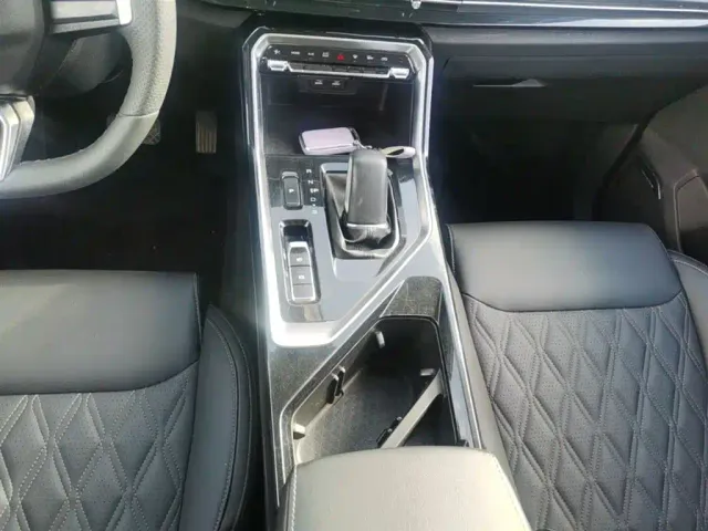 Wuling Asta — Фото автомобиля 13
