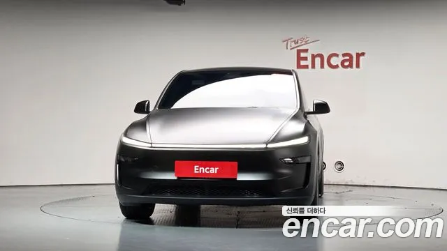 Tesla Model Y — Фото автомобиля 3
