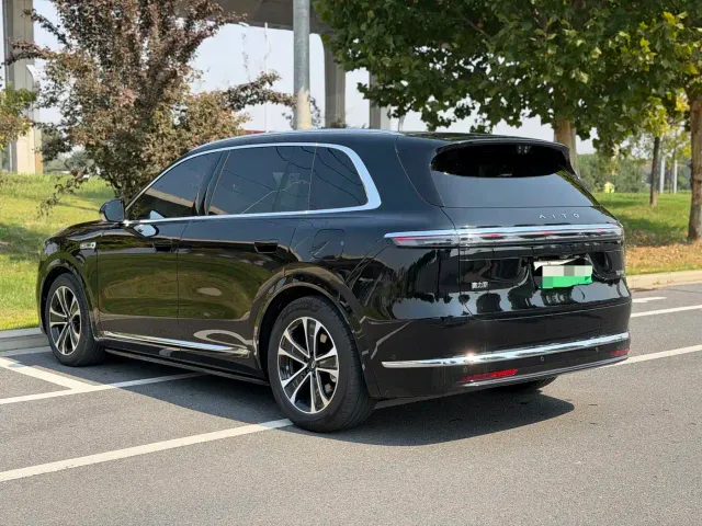 Aito M7 — Фото автомобиля 10