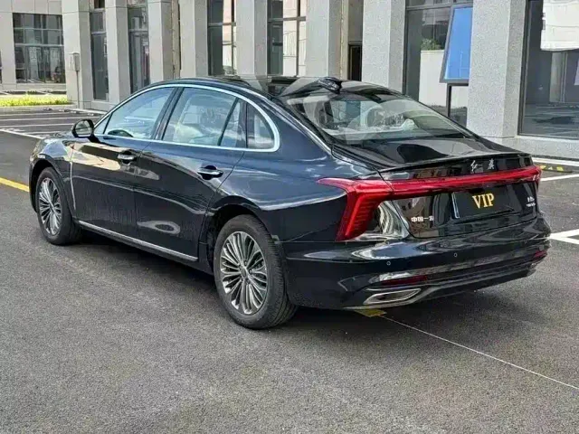 Hongqi H5 — Фото автомобиля 12