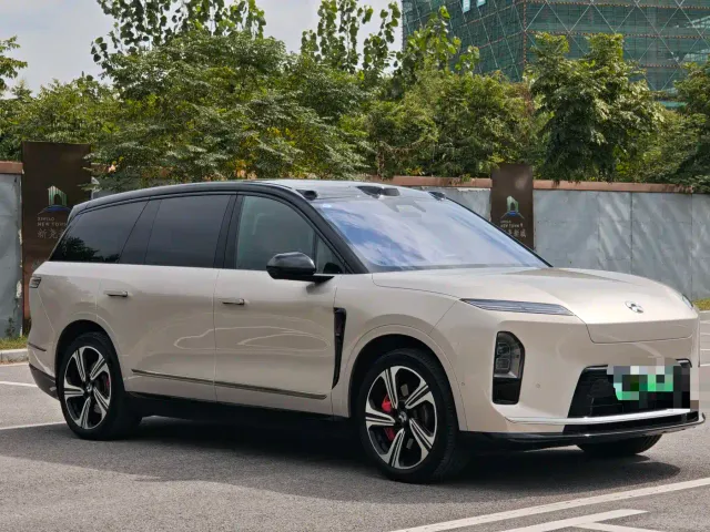 Nio ES8 — Фото автомобиля 5