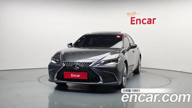 Lexus ES — Фото автомобиля 3