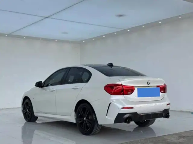 BMW 1 Series — Фото автомобиля 11