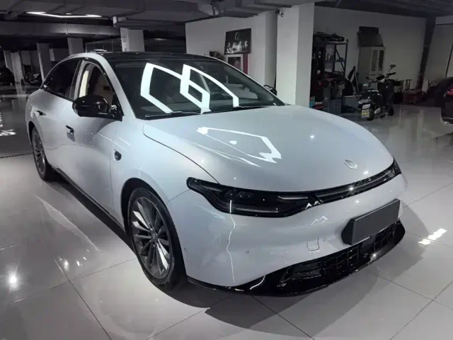 Leapmotor C01 — Фото автомобиля 21
