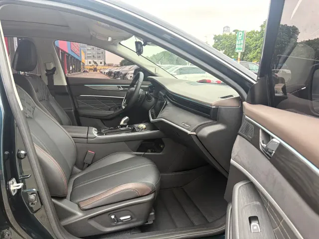 Dongfeng Yixuan MAX — Фото автомобиля 16