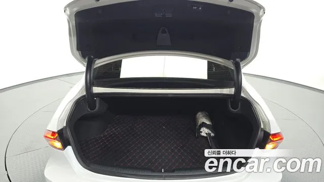 Hyundai Grandeur Grandeur (New) Hybrid — Фото автомобиля 30