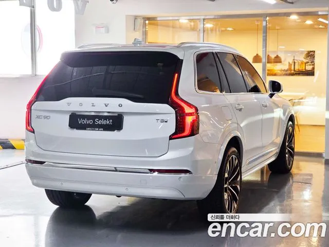 Volvo XC90 — Фото автомобиля 2