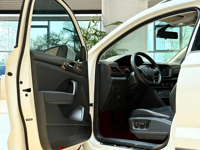Volkswagen Tharu — Фото автомобиля 9