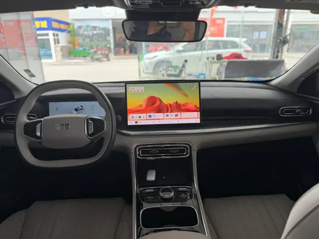 Geely Galaxy Stellar 6 — Фото автомобиля 7