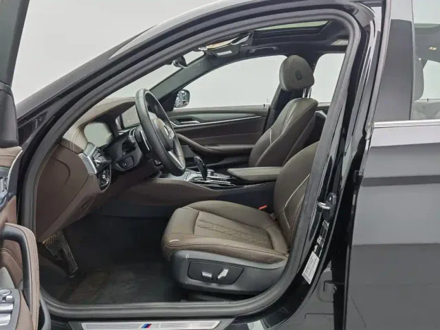 BMW 5 Series — Фото автомобиля 10