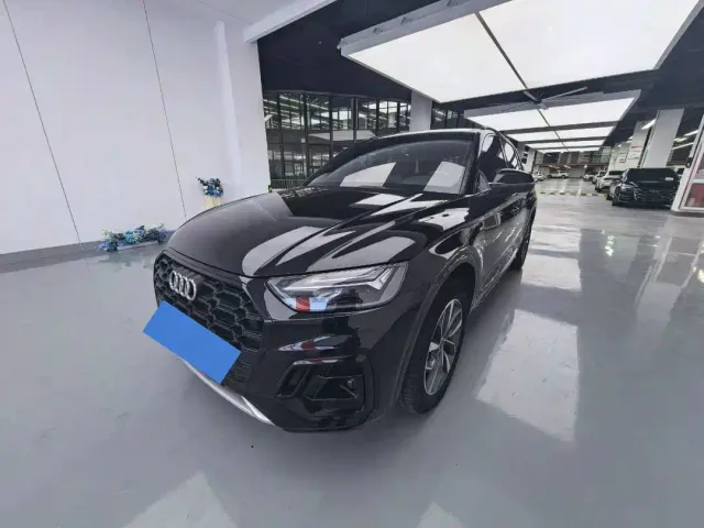 Фотография автомобиля — Audi Q5L