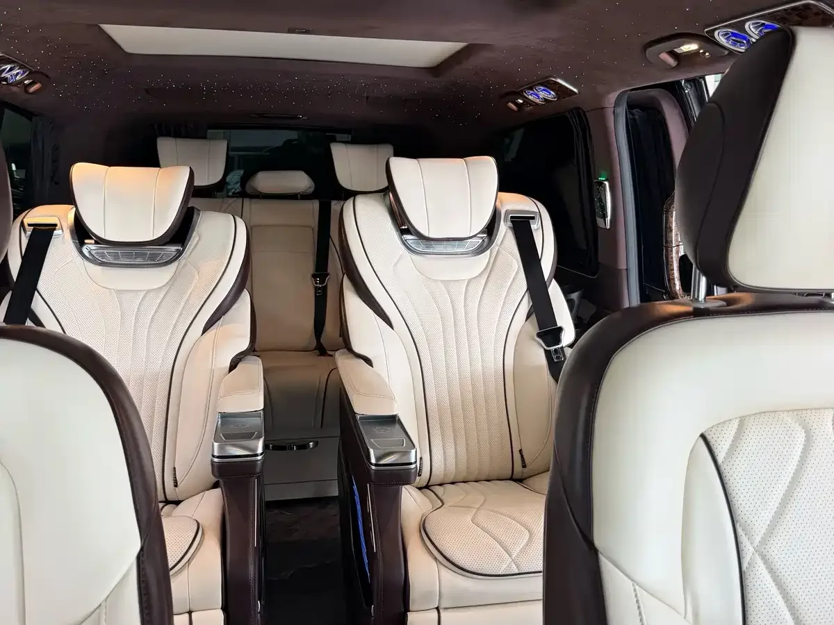 Mercedes-Benz Mercedes-Benz V-Class 2022 V 260 L Long Wheelbase Luxury Edition — Фото автомобиля 13