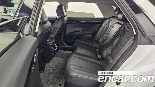 Hyundai Grandeur GN7 — Фото автомобиля 12
